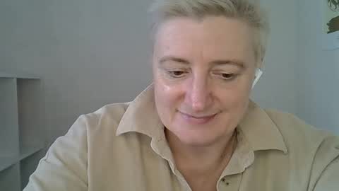 Snapshot of vea_motty chatting on February 2026 10:00:01 AM vea_motty online show from February 2026 10:00:01 AM