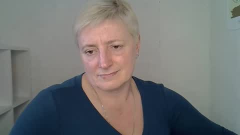 Snapshot of vea_motty chatting on February 2026 02:04:02 PM vea_motty online show from February 2026 02:04:02 PM