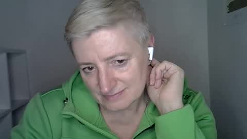 Snapshot of vea_motty chatting on March 2026 03:41:01 PM vea_motty online show from March 2026 03:41:01 PM