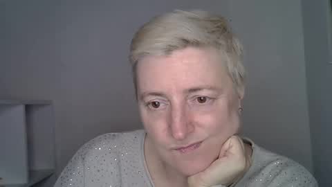 Snapshot of vea_motty chatting on March 2026 03:05:02 PM vea_motty online show from March 2026 03:05:02 PM