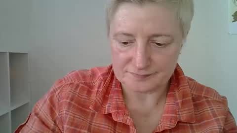 Snapshot of vea_motty chatting on March 2026 01:05:02 PM vea_motty online show from March 2026 01:05:02 PM