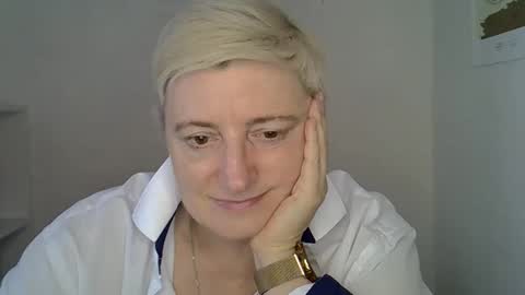 Snapshot of vea_motty chatting on March 2026 12:09:01 PM vea_motty online show from March 2026 12:09:01 PM