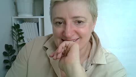 Snapshot of vea_motty chatting on March 2026 08:51:02 AM vea_motty online show from March 2026 08:51:02 AM