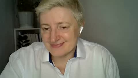 Snapshot of vea_motty chatting on March 2026 04:33:01 PM vea_motty online show from March 2026 04:33:01 PM