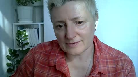 Snapshot of vea_motty chatting on March 2026 08:30:02 AM vea_motty online show from March 2026 08:30:02 AM