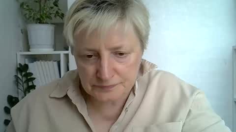 vea_motty online show from April 2026 11:27:02 AM