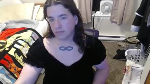 Snapshot of vee_fornish chatting on September 2025 12:47:02 AM vee_fornish online show from September 2025 12:47:02 AM
