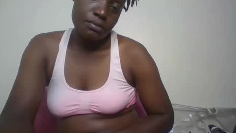 Snapshot of vee_tommy chatting on February 2025 11:31:01 PM Vee tommy online show from February 2025 11:31:01 PM