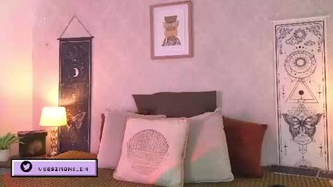 Vee Simons online show from June 2026 08:13:02 PM