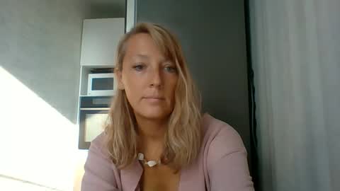 Snapshot of veessa chatting on September 2025 04:57:02 AM Veessa online show from September 2025 04:57:02 AM