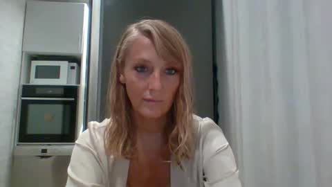 Snapshot of veessa chatting on September 2025 06:13:02 PM Veessa online show from September 2025 06:13:02 PM