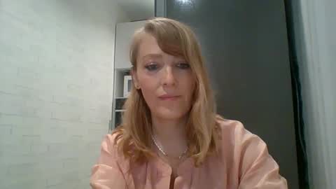 Veessa online show from May 2026 04:25:01 PM