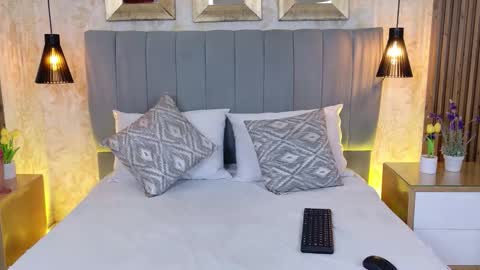 Mia brando online show from February 2026 08:20:02 PM