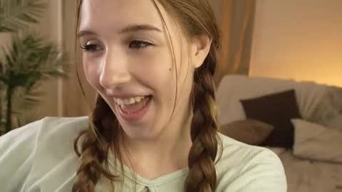 Maria online show from November 2025 01:55:01 PM