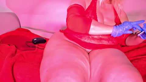 Snapshot of veheveun chatting on February 2026 12:14:02 PM Vehe Veun online show from February 2026 12:14:02 PM