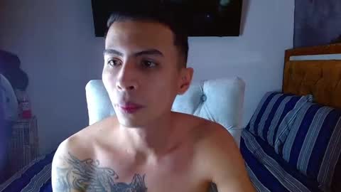 velk_hot1 online show from April 2026 12:33:01 PM