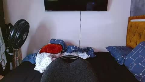 velk_hot1 online show from April 2026 01:17:01 PM