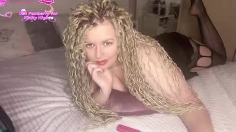 Snapshot of vellinka chatting on November 2025 08:27:02 PM vellinka online show from November 2025 08:27:02 PM