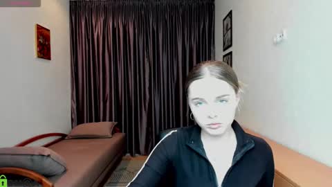 Snapshot of velora_vyxen chatting on October 2025 12:13:02 PM velora_vyxen online show from October 2025 12:13:02 PM