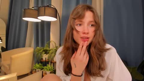 velvet_cherry online show from January 2026 07:11:01 PM