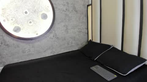 Snapshot of velvet_duo23 chatting on April 2026 11:53:02 AM Stefany Y Diego online show from April 2026 11:53:02 AM