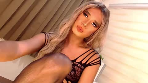 Snapshot of velvet_fux chatting on January 2025 10:35:02 PM Richy will make you fall in love online show from January 2025 10:35:02 PM