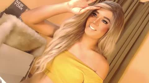 Snapshot of velvet_fux chatting on September 2025 06:07:01 PM Richy will make you fall in love online show from September 2025 06:07:01 PM