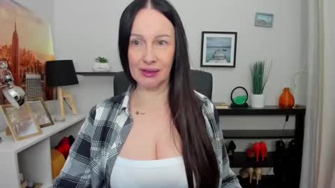 Jasmine online show from October 2025 05:39:02 AM