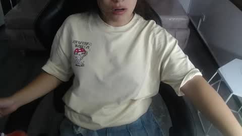 velvet_moon_v online show from February 2026 08:24:02 PM