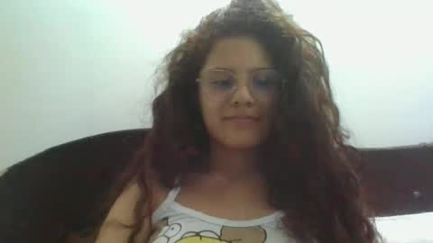 velvet_moon_v online show from April 2026 11:17:01 PM