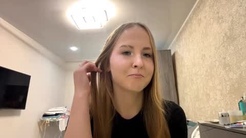 Snapshot of velvetmary chatting on November 2025 06:07:02 AM Rachel online show from November 2025 06:07:02 AM