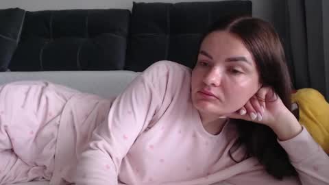 velvetmoon123 online show from May 2026 07:46:02 AM