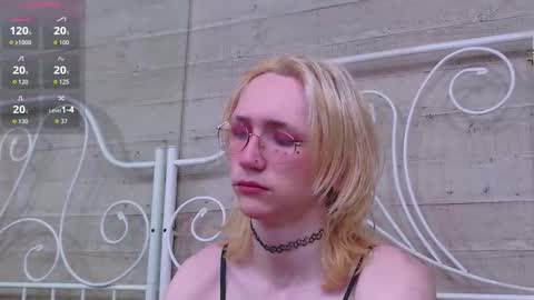 Snapshot of velvetqueer chatting on October 2025 10:49:02 AM TRISS online show from October 2025 10:49:02 AM