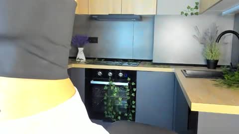 Kelly online show from November 2025 06:58:01 AM