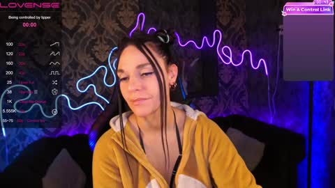 Snapshot of velvetsky_ chatting on December 2024 01:51:01 PM Stella online show from December 2024 01:51:01 PM