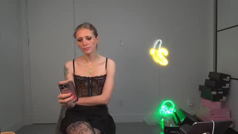 VelvetTGirl online show from March 2026 08:28:01 AM