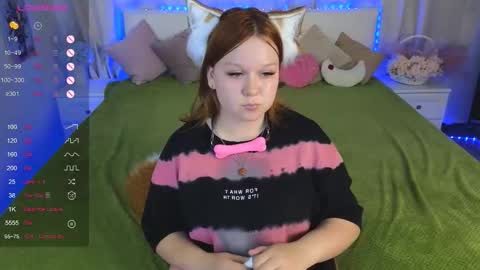 Snapshot of velvetvixonx chatting on September 2025 06:29:02 PM velvetvixonx online show from September 2025 06:29:02 PM