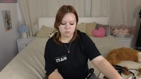 Snapshot of velvetvixonx chatting on September 2025 06:07:01 PM velvetvixonx online show from September 2025 06:07:01 PM