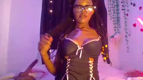 Snapshot of velvetyvixen chatting on October 2025 05:38:02 AM COCO XOXO online show from October 2025 05:38:02 AM