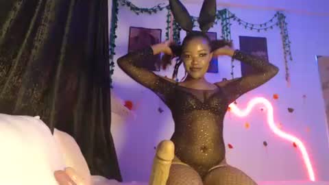 Snapshot of velvetyvixen chatting on November 2025 10:03:02 AM COCO XOXO online show from November 2025 10:03:02 AM