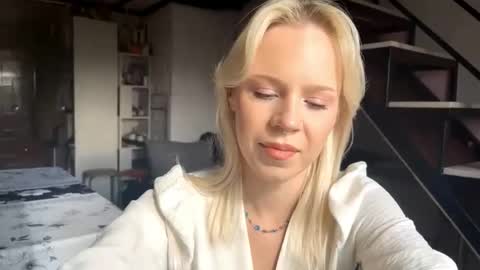 Snapshot of venessabonavia chatting on October 2025 10:55:01 AM Lisa online show from October 2025 10:55:01 AM