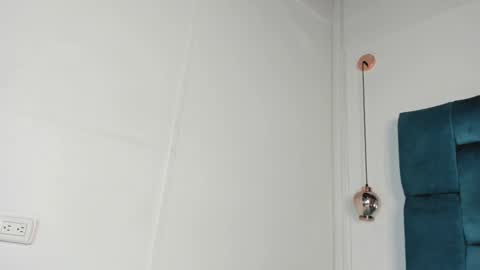 venezolana_caro online show from February 2026 12:15:02 PM