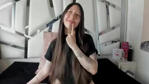 Snapshot of venurmorgan chatting on October 2025 04:05:02 PM venurmorgan online show from October 2025 04:05:02 PM