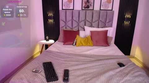 Snapshot of venus_999_ chatting on July 2026 10:06:02 PM venus_999_ online show from July 2026 10:06:02 PM