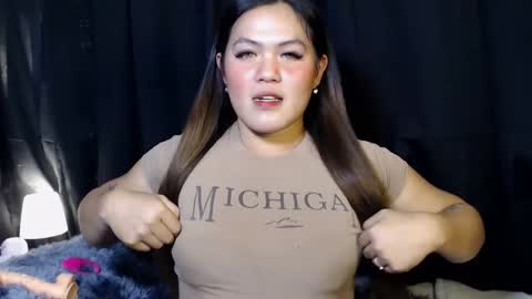 Snapshot of venus_colly chatting on October 2025 01:58:02 AM I am Colly Your mystery girl online show from October 2025 01:58:02 AM