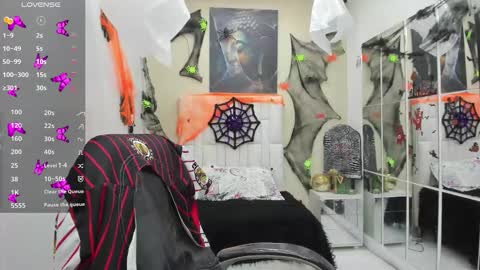 Venus Cortez  online show from November 2025 05:48:02 PM