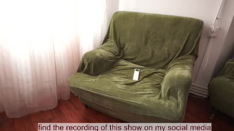 Snapshot of venus_in_jeans chatting on March 2026 09:10:02 AM Bella online show from March 2026 09:10:02 AM
