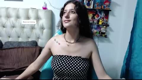 Snapshot of venusandfantashi_gh1 chatting on February 2025 10:54:01 PM venusHelp me reach 100 like honey online show from February 2025 10:54:01 PM