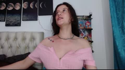 Snapshot of venusandfantashi_gh1 chatting on March 2025 03:19:01 AM venusHelp me reach 100 like honey online show from March 2025 03:19:01 AM