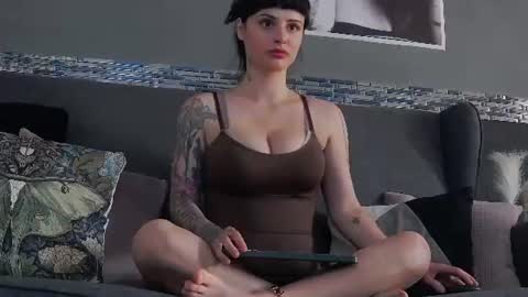 venusinylons online show from June 2026 03:36:01 PM
